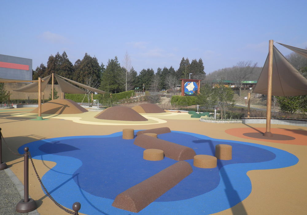 ゴムチップ舗装 栃木県宇都宮市の株式会社西村樹脂工事 特殊 景観舗装は当社まで